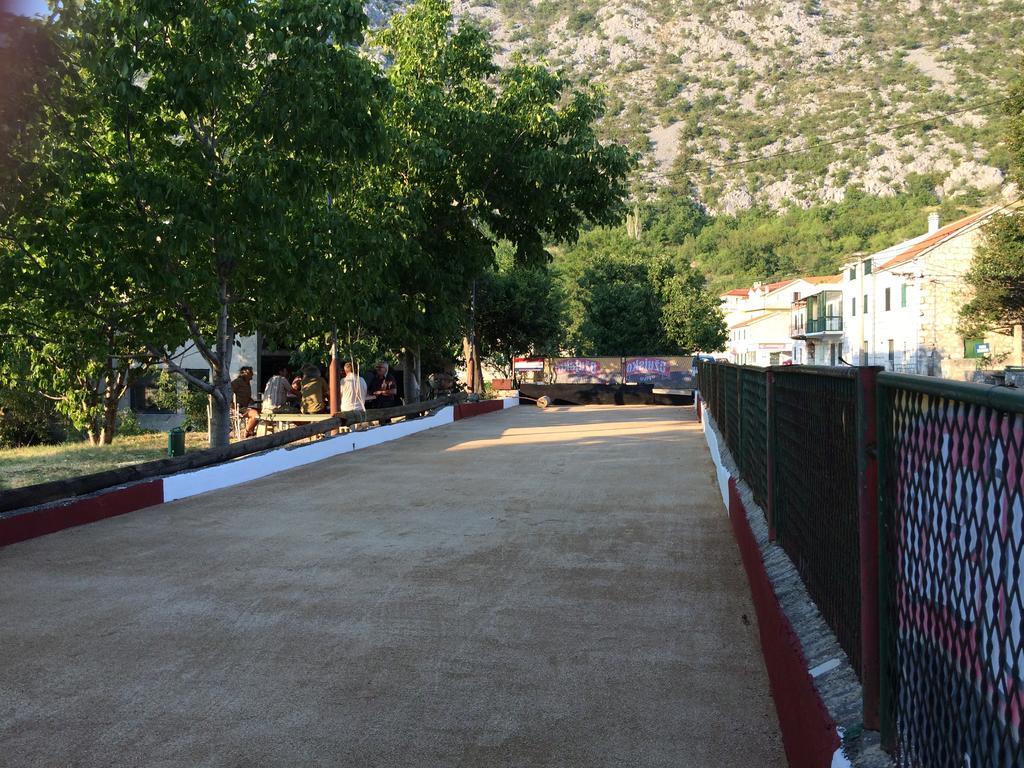 Apartments Brelezza Gornja Brela Εξωτερικό φωτογραφία